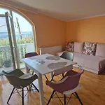 Veni Up Apartmán *