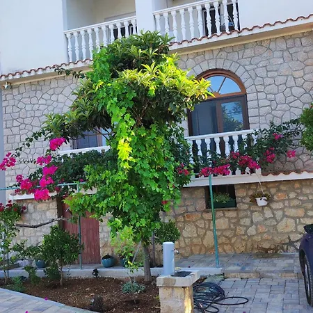 Veni Up Lägenhet Starigrad Paklenica