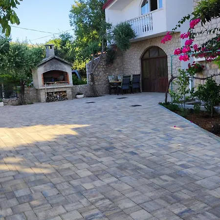 Veni Up Apartamento Starigrad Paklenica