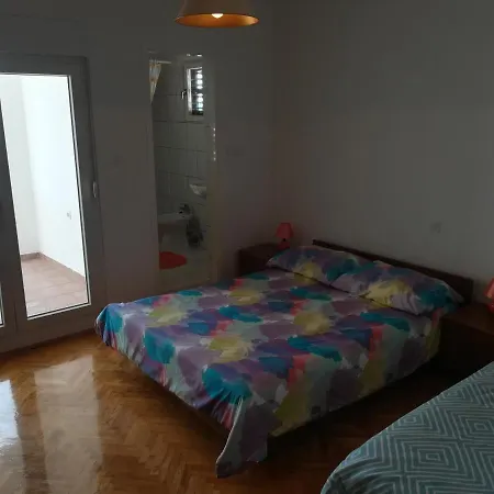 Veni Up Apartment